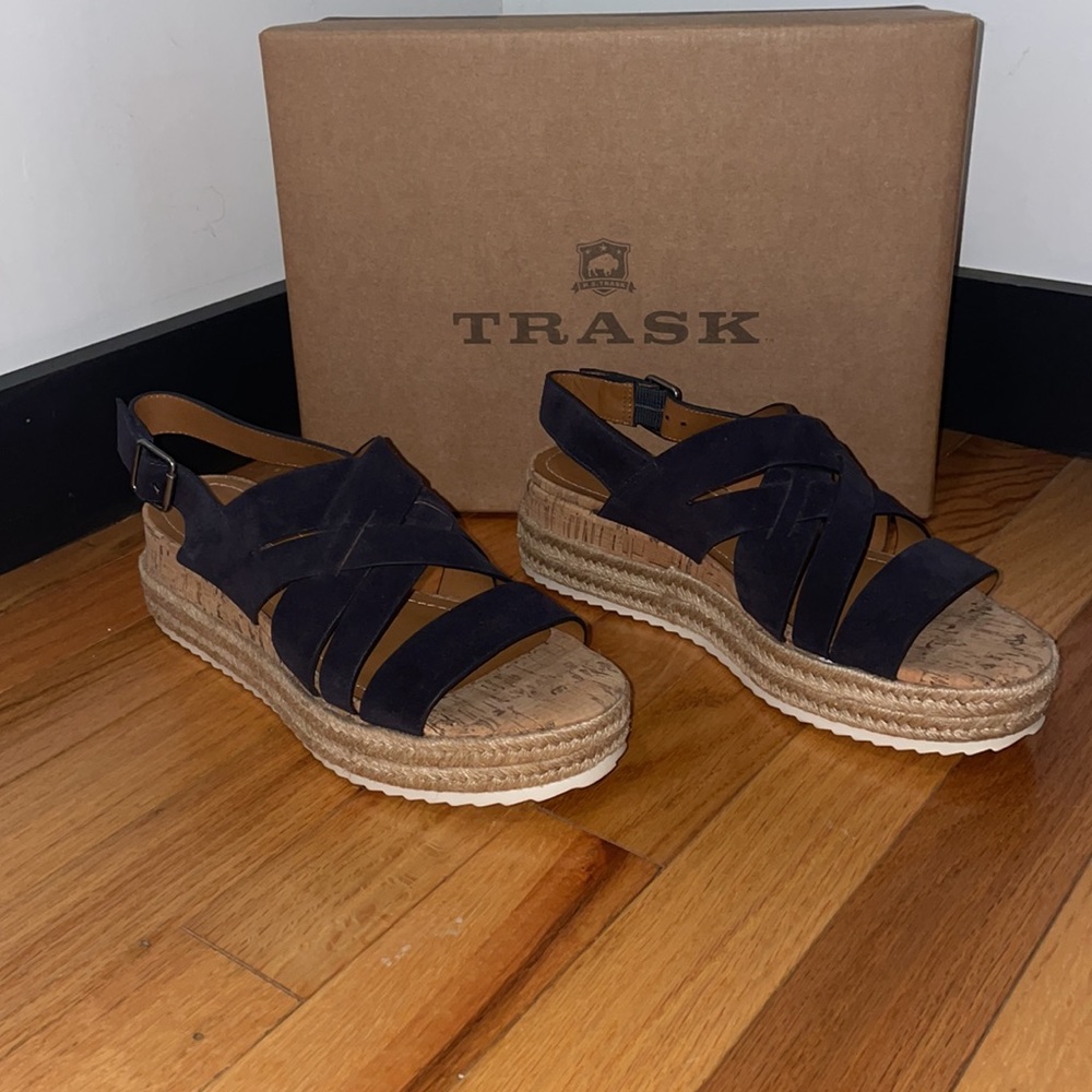 Trask Randi Navy Oiled Suede Sandals US 8.5 NIB